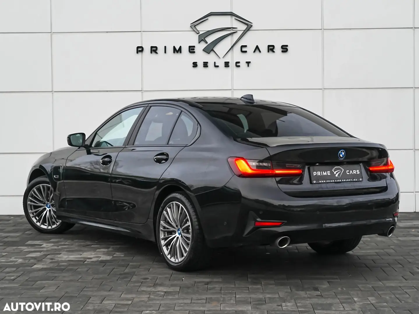 BMW Seria 3 330e Aut. Sport Line