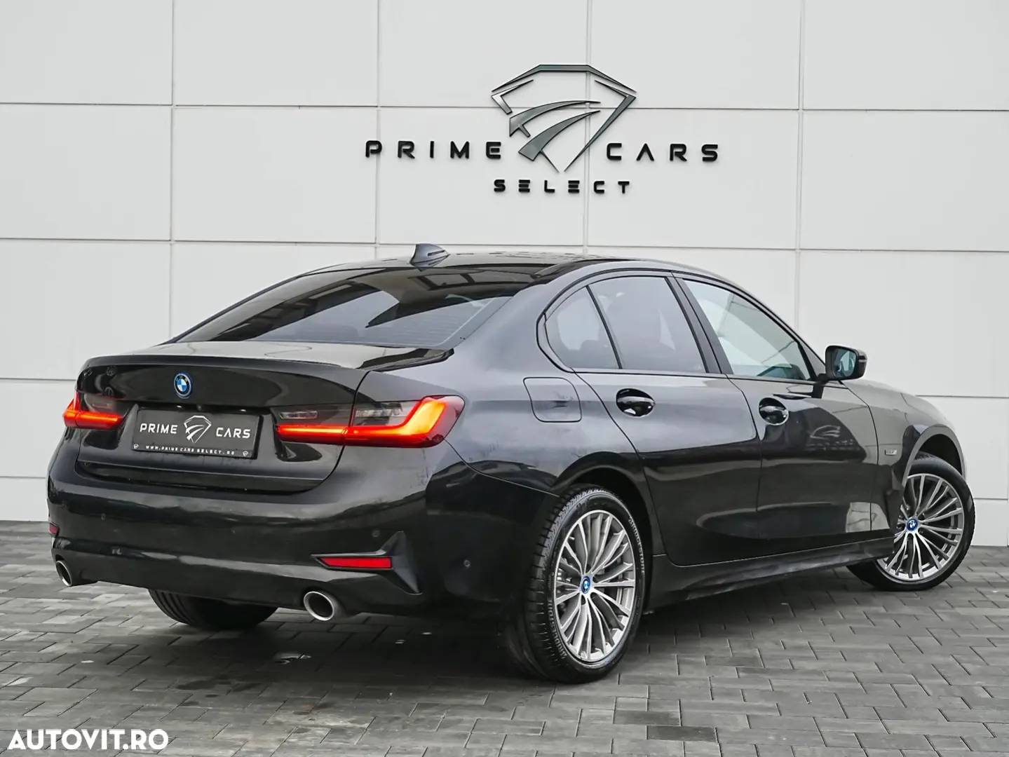 BMW Seria 3 330e Aut. Sport Line