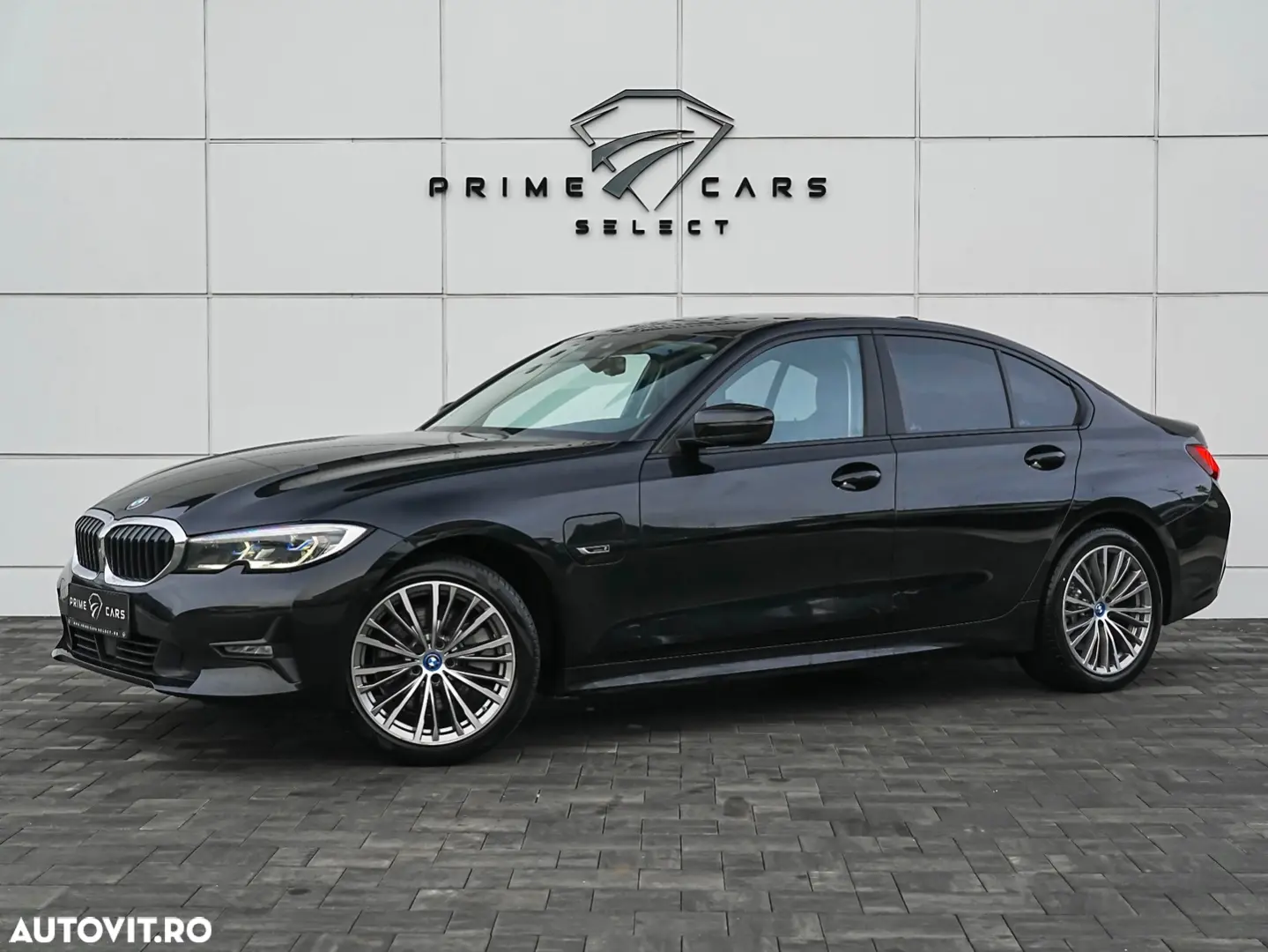 BMW Seria 3 330e Aut. Sport Line