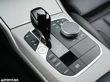 BMW Seria 3 330e Aut. Sport Line