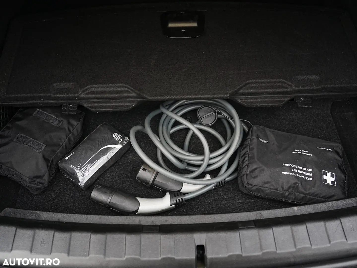 BMW Seria 3 330e Aut. Sport Line