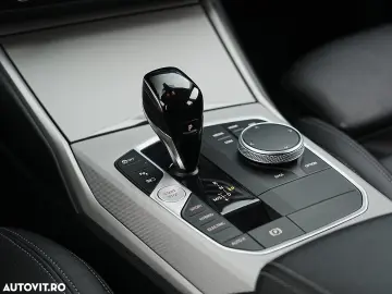 BMW Seria 3 330e Aut. Sport Line