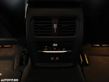 BMW Seria 3 330e Aut. Sport Line