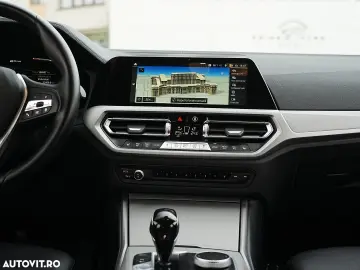 BMW Seria 3 330e Aut. Sport Line