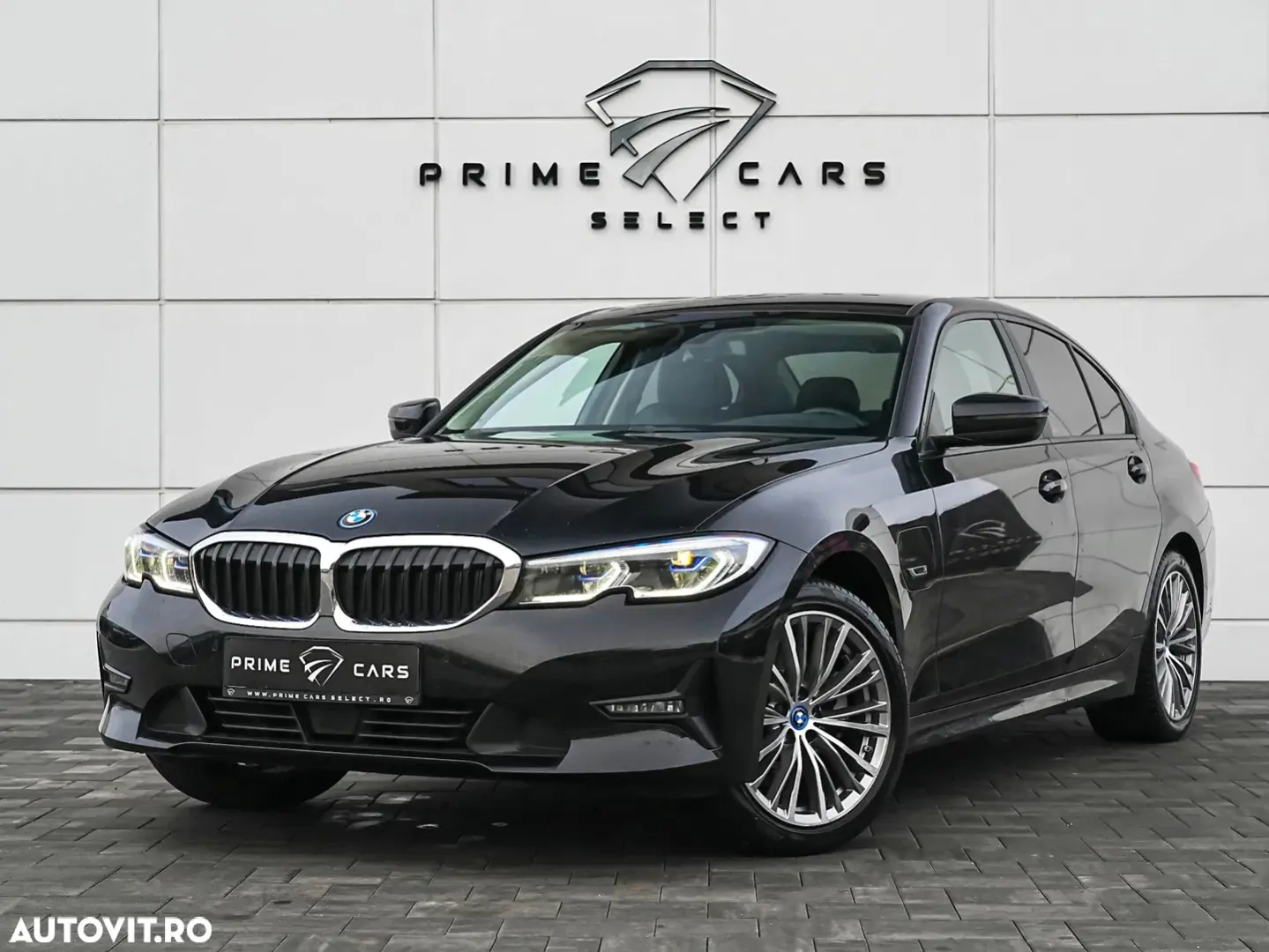 BMW Seria 3 330e Aut. Sport Line