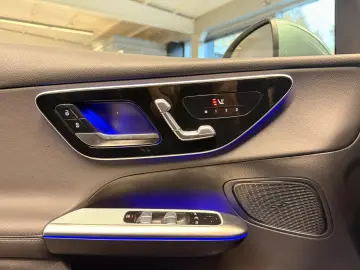 GLC 300 e 4M PANORAMA AHK MEMORY CARPLAY WINTER