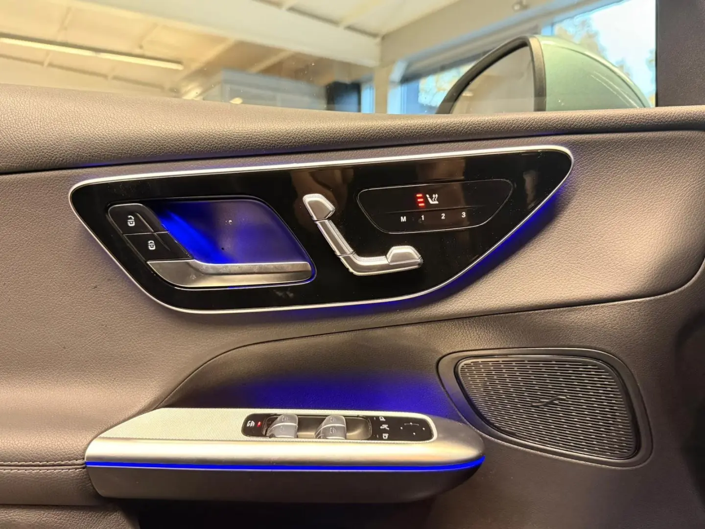 GLC 300 e 4M PANORAMA AHK MEMORY CARPLAY WINTER