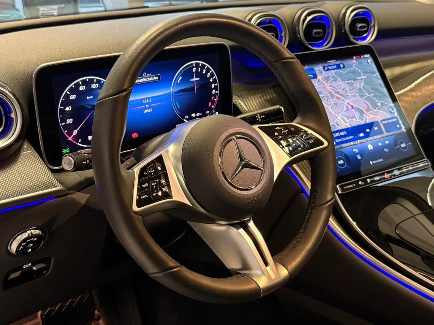 GLC 300 e 4M PANORAMA AHK MEMORY CARPLAY WINTER