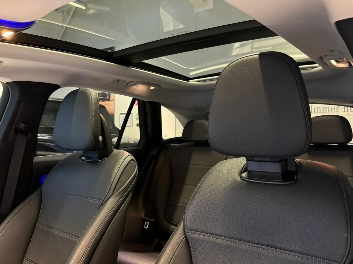 GLC 300 e 4M PANORAMA AHK MEMORY CARPLAY WINTER