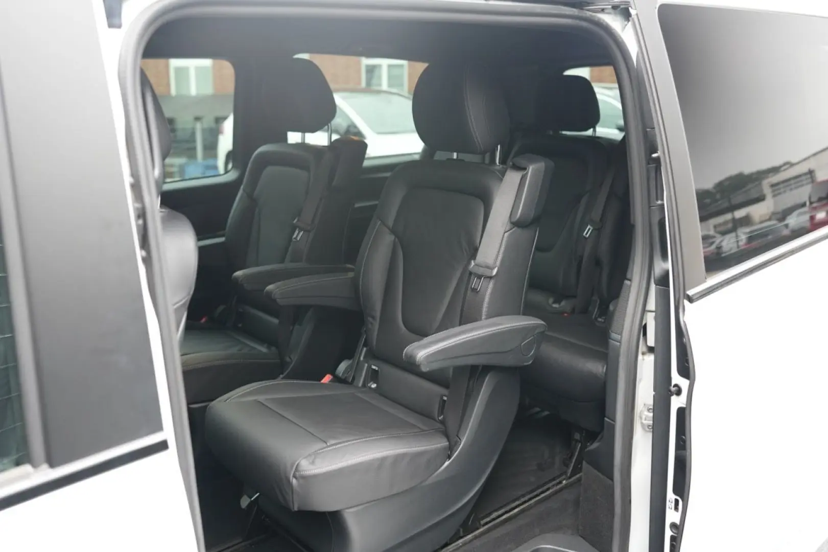 V 250 d AVANTGARDE  AMG BURMESTER 360  ACC