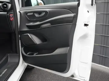 V 250 d AVANTGARDE  AMG BURMESTER 360  ACC