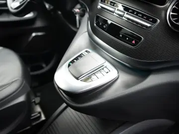 V 250 d AVANTGARDE  AMG BURMESTER 360  ACC