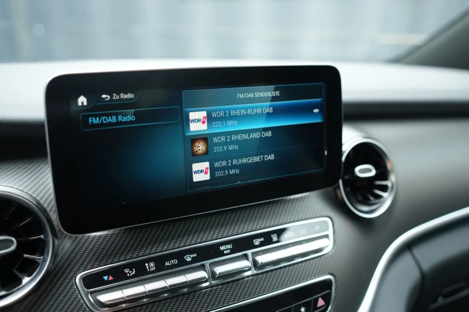 V 250 d AVANTGARDE  AMG BURMESTER 360  ACC