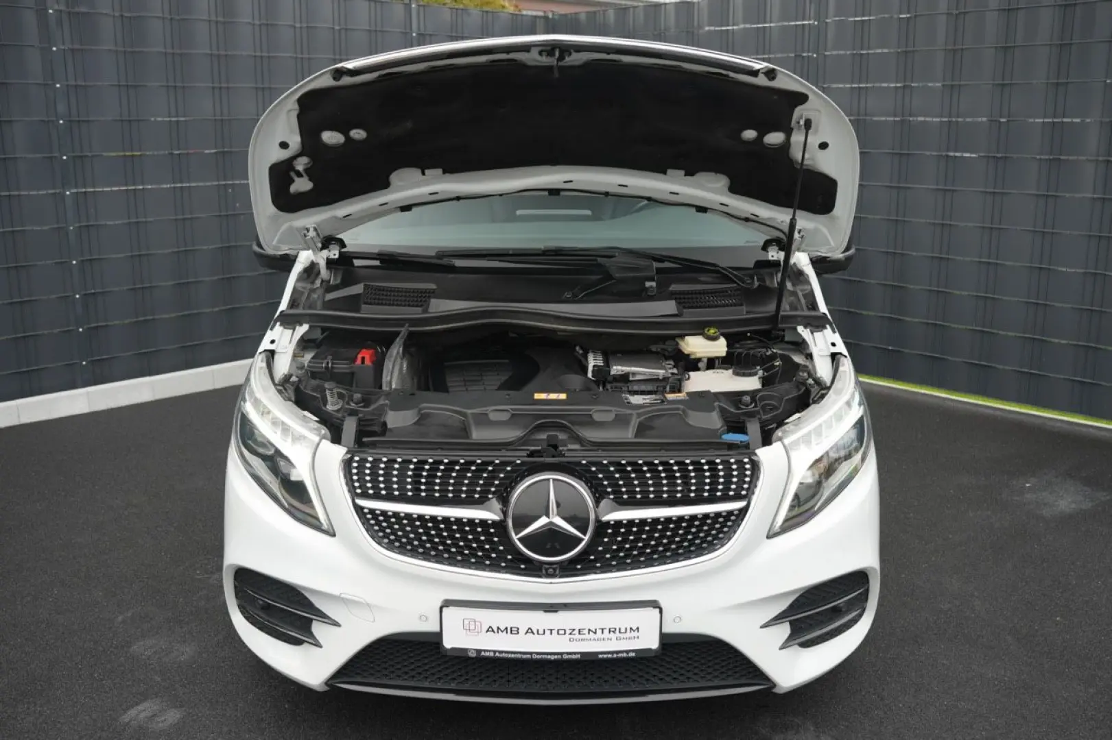 V 250 d AVANTGARDE  AMG BURMESTER 360  ACC