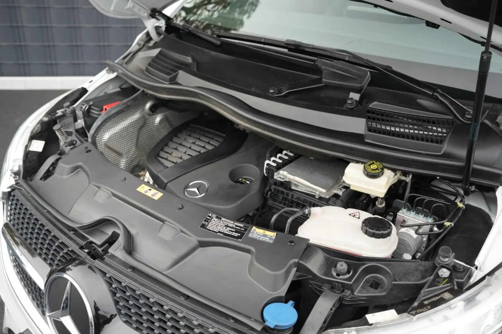 V 250 d AVANTGARDE  AMG BURMESTER 360  ACC