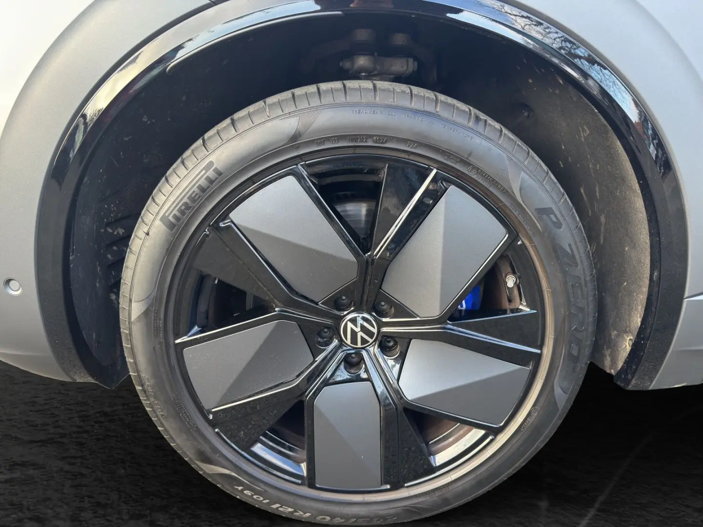 Touareg R 3.0 TSI eHybrid 4M  HeadUp Panodach AH