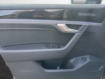 Touareg R 3.0 TSI eHybrid 4M  HeadUp Panodach AH