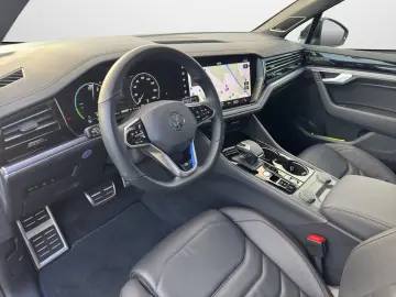 Touareg R 3.0 TSI eHybrid 4M  HeadUp Panodach AH