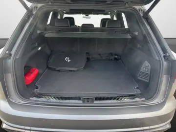 Touareg R 3.0 TSI eHybrid 4M  HeadUp Panodach AH