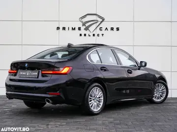 BMW Seria 3 320i Aut. Sport Line