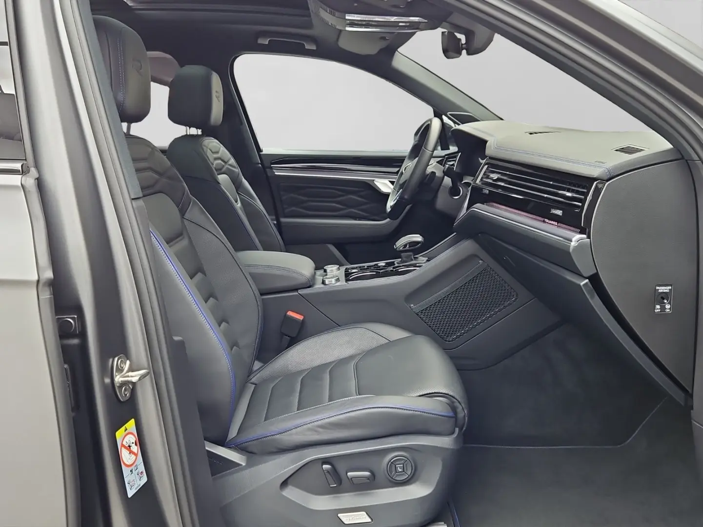 Touareg eHybrid R UPE120 MATT LM21 PANO LEDER DY