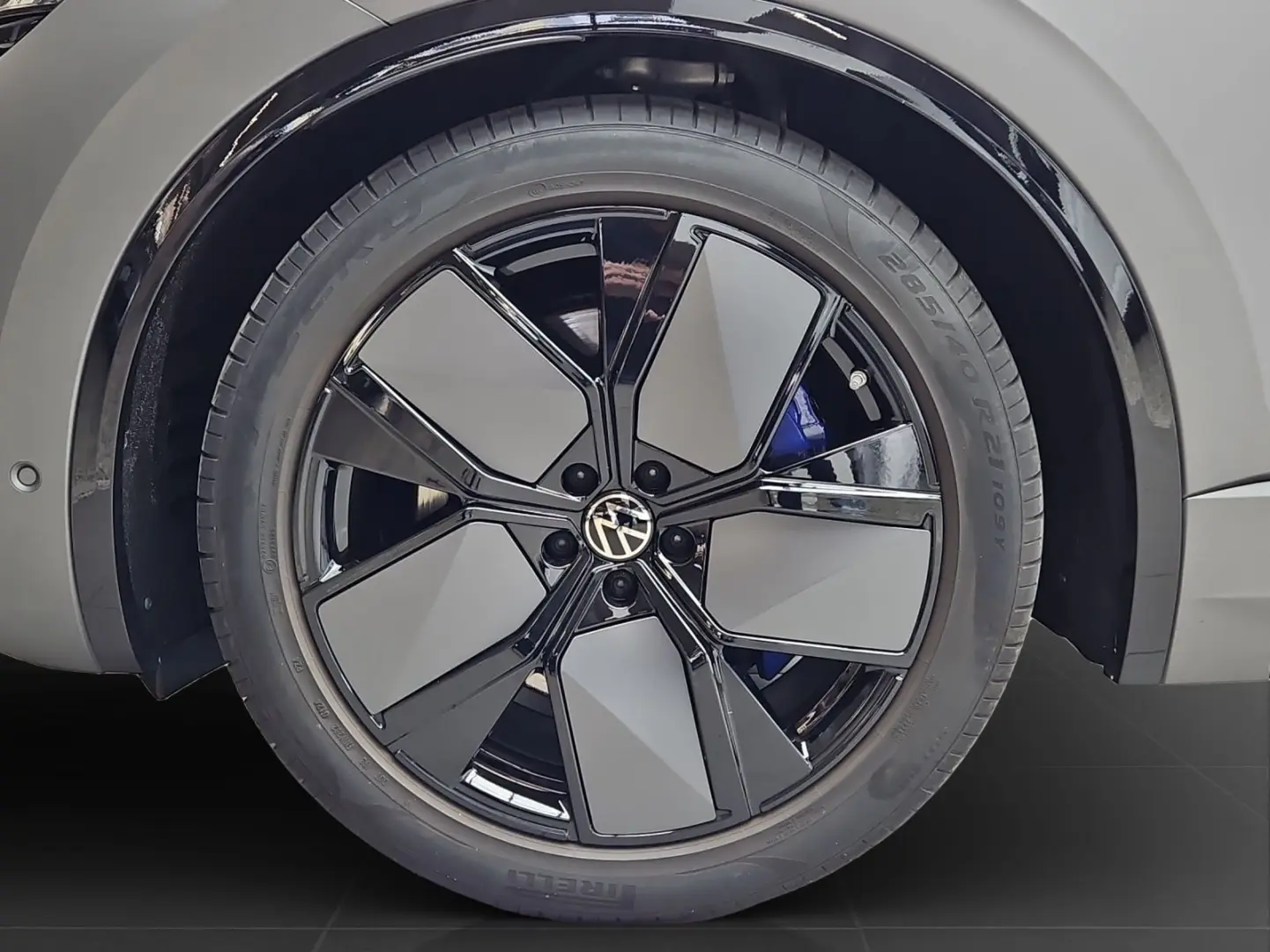 Touareg eHybrid R UPE120 MATT LM21 PANO LEDER DY