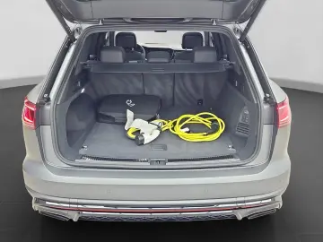 Touareg eHybrid R UPE120 MATT LM21 PANO LEDER DY