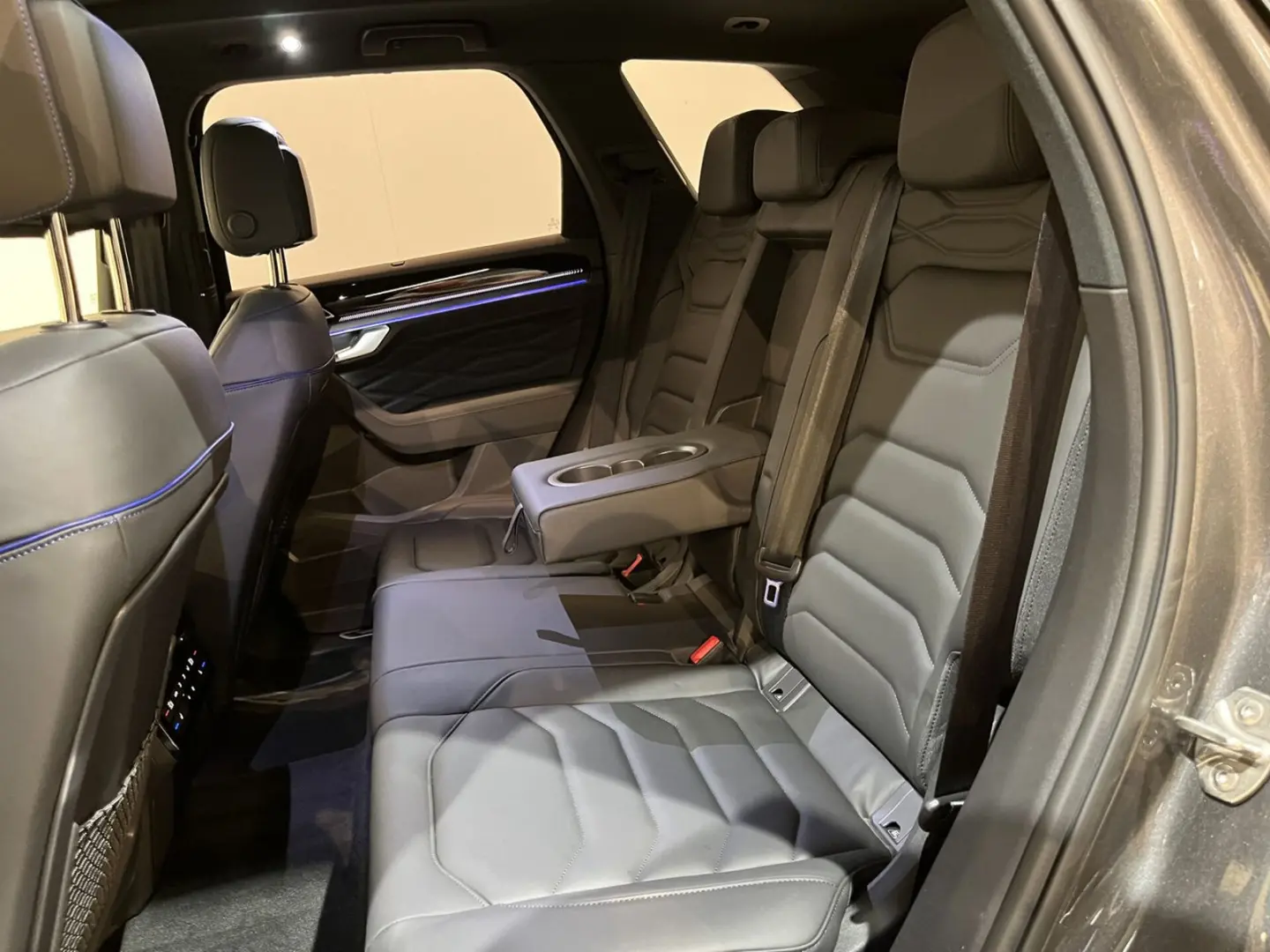 Touareg R 3.0 TSi 462 PK eHybrid 4MOTION voll-au