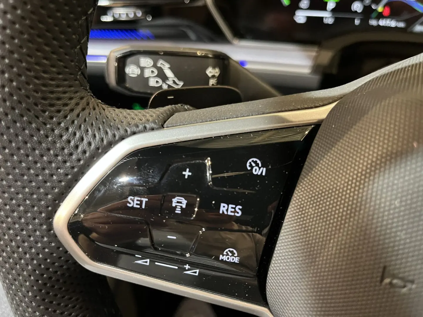 Touareg R 3.0 TSi 462 PK eHybrid 4MOTION voll-au