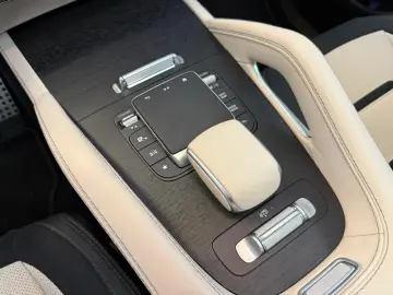 GLE 53 4M  7-SEATS DISTR STDHZ PANO AHK MBEAM