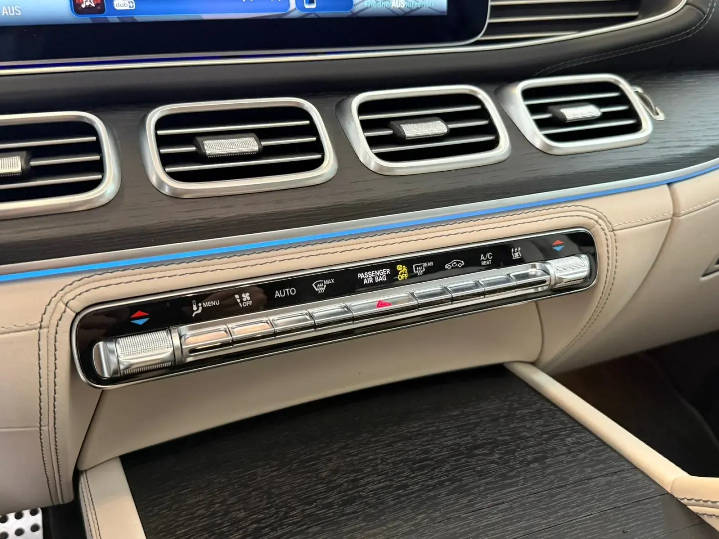 GLE 53 4M  7-SEATS DISTR STDHZ PANO AHK MBEAM