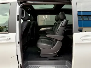 V 300d Edition  AMG NIGHT PANO MBUX AHK STHZ 360