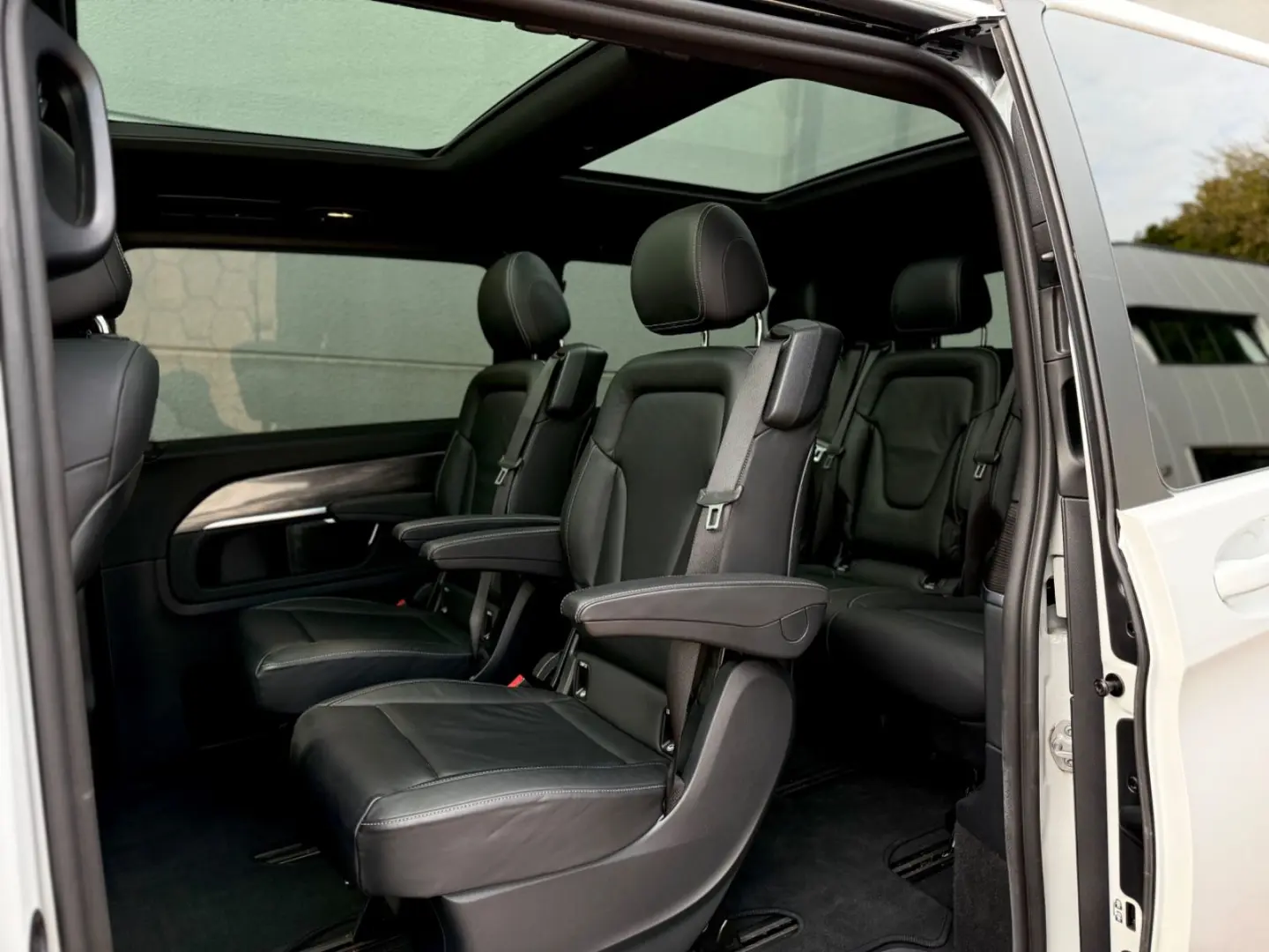 V 300d Edition  AMG NIGHT PANO MBUX AHK STHZ 360