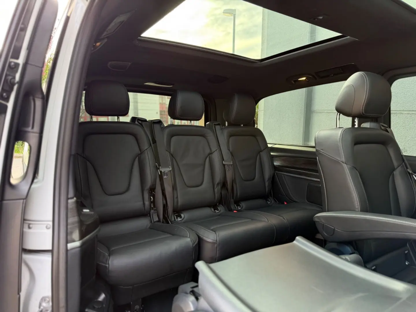 V 300d Edition  AMG NIGHT PANO MBUX AHK STHZ 360