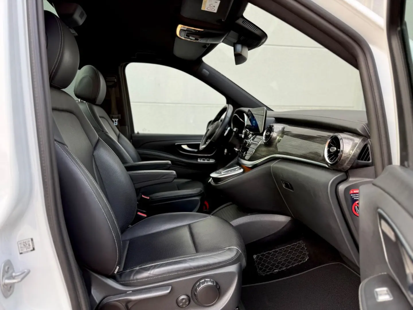 V 300d Edition  AMG NIGHT PANO MBUX AHK STHZ 360