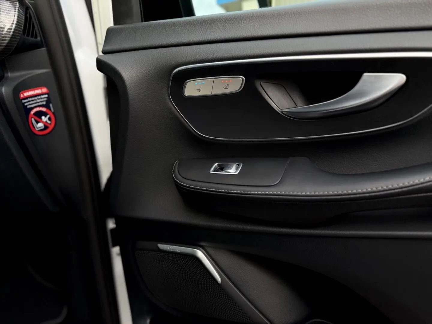 V 300d Edition  AMG NIGHT PANO MBUX AHK STHZ 360