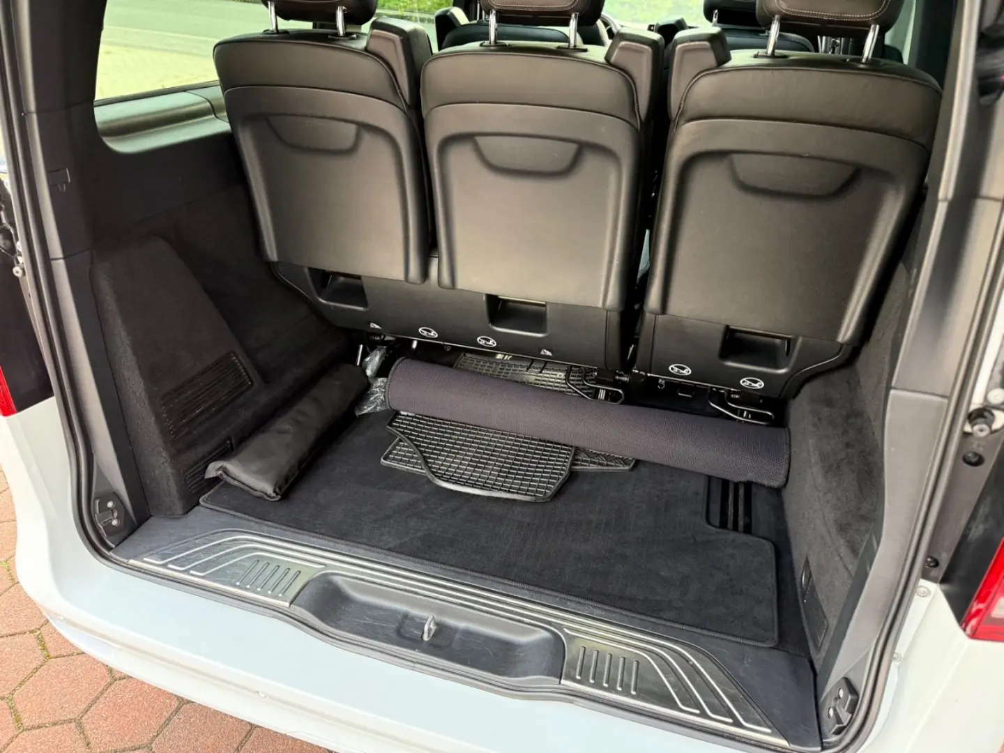 V 300d Edition  AMG NIGHT PANO MBUX AHK STHZ 360