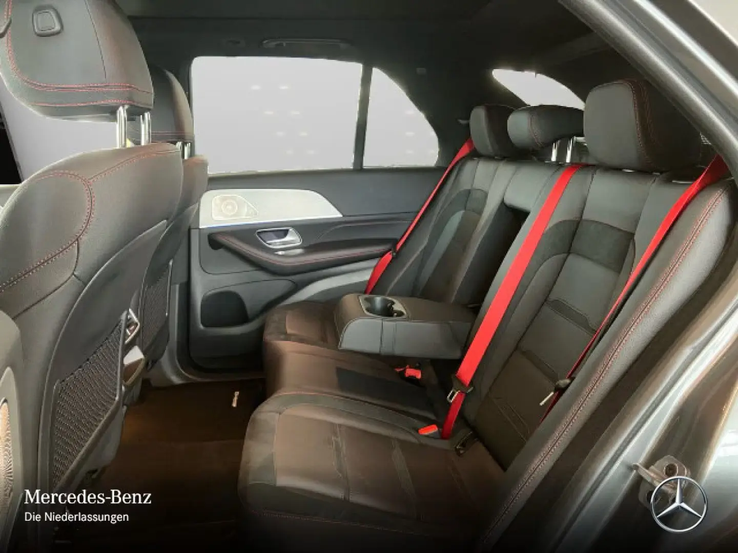 Mercedes-Benz GLE 53 AMG 4M  Avansat  Pano Noapte AHK