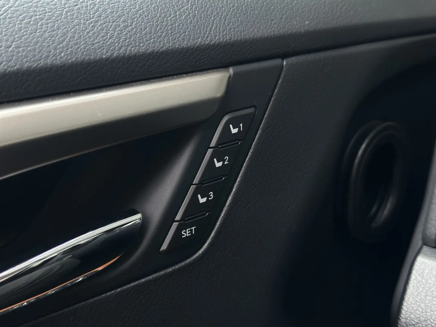 RX450h GARANTIE ACC VENT ST-HT KAM LED KAM