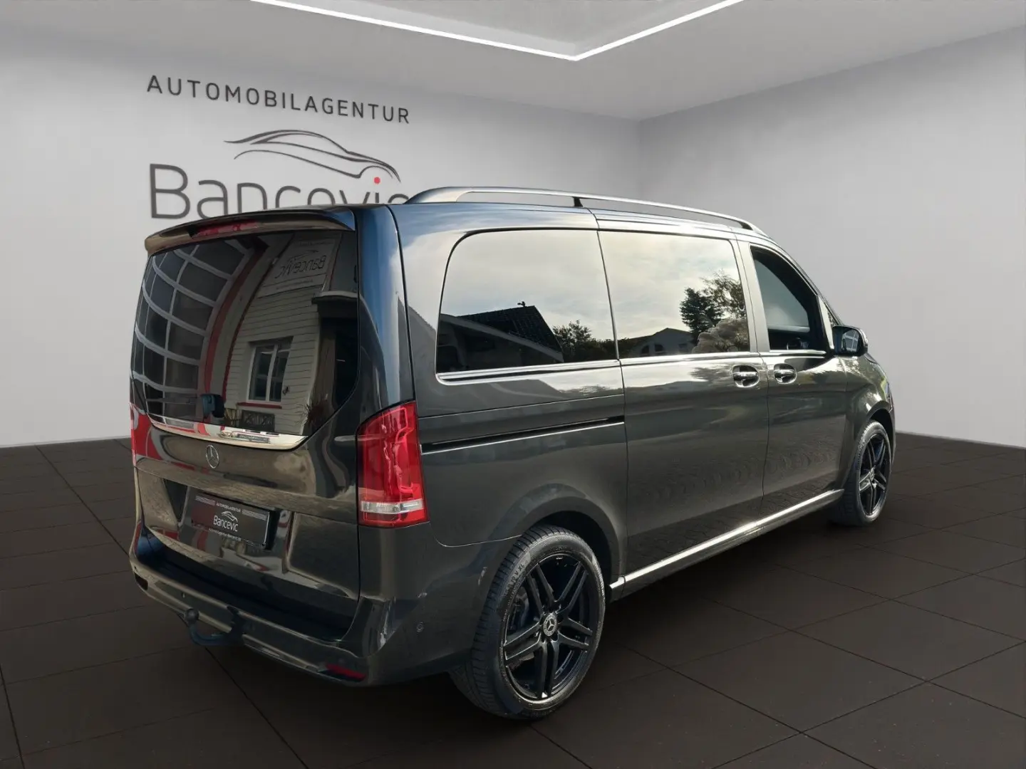 V 300d AMG Edition kompakt 4MATIC 360grad Standh