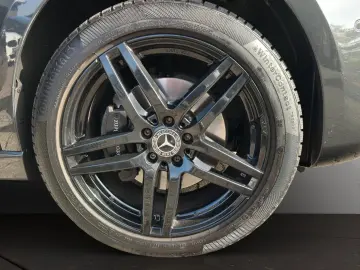 V 300d AMG Edition kompakt 4MATIC 360grad Standh