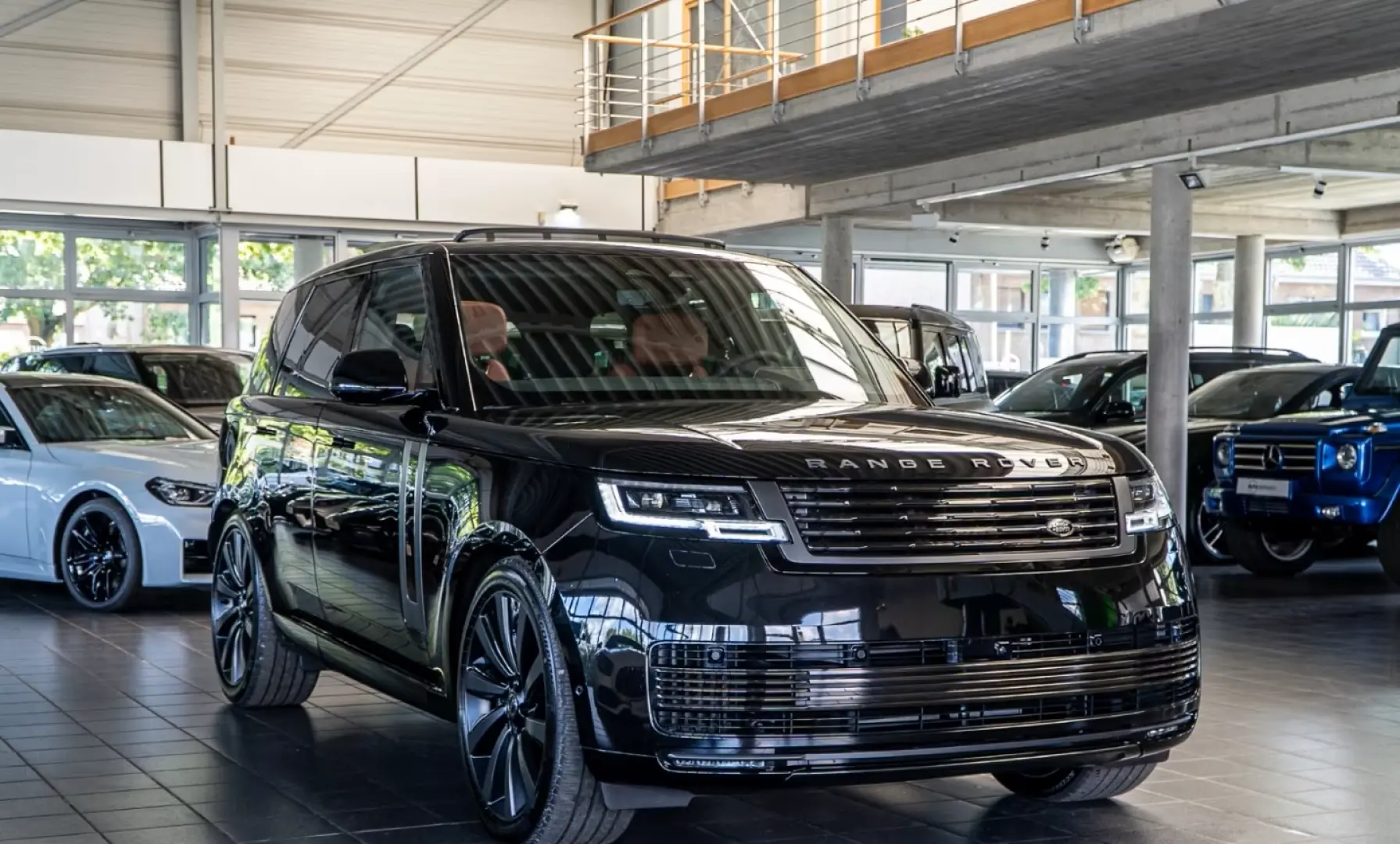 Land Rover Range Rover SV  615 CP