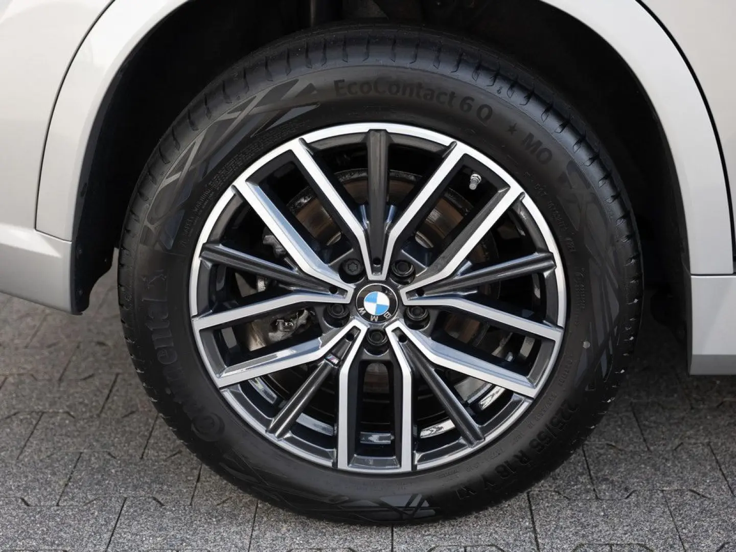 X1 xDrive 20d M-Sport PANO AHK LED ACC NAVI H K