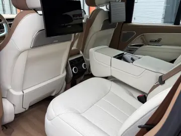 Land Rover Range Rover SV P615 MY26