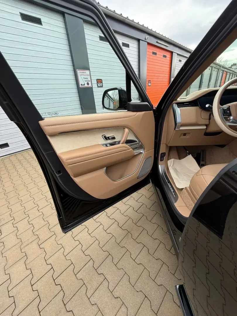 Land Rover Range Rover SV P615 MY26