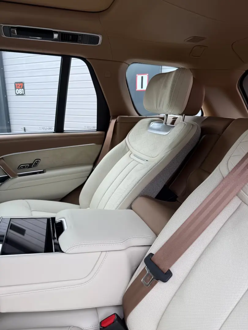 Land Rover Range Rover SV P615 MY26