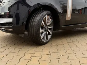 Land Rover Range Rover SV P615 MY26