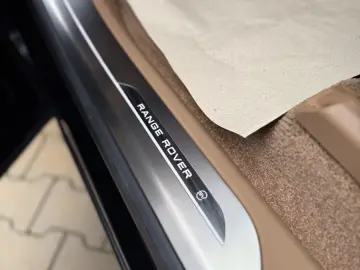 Land Rover Range Rover SV P615 MY26