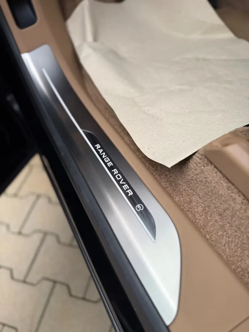 Land Rover Range Rover SV P615 MY26