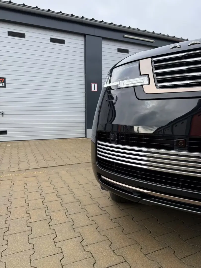 Land Rover Range Rover SV P615 MY26